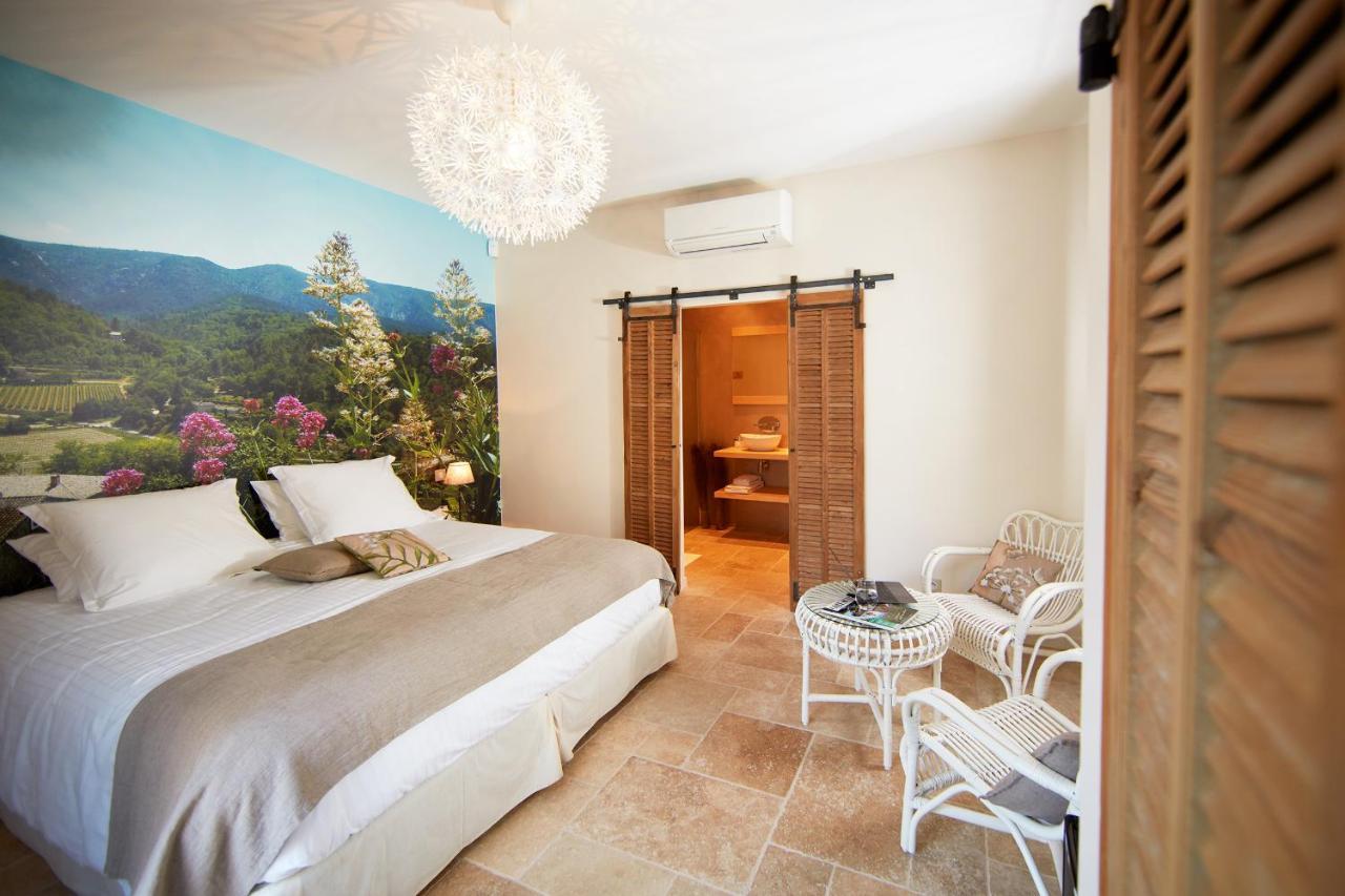 Bed and Breakfast Les Mazets Du Luberon Puget Esterno foto