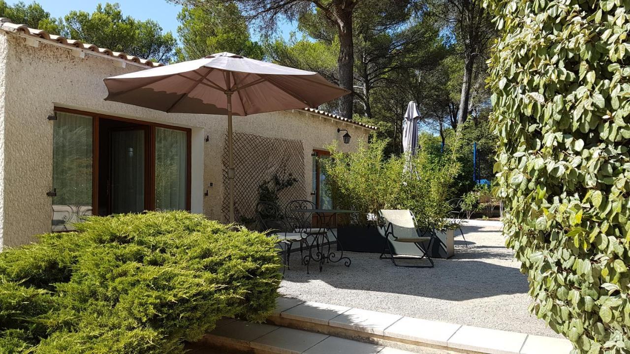 Bed and Breakfast Les Mazets Du Luberon Puget Esterno foto